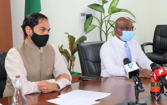 India ah dhathuru kuraa dhivehinnah anekkaa ves lui thakeh dheefi