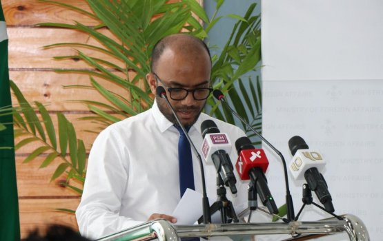 Rajje ah emme bodu maalee ehee  dhenee india in: Ameer