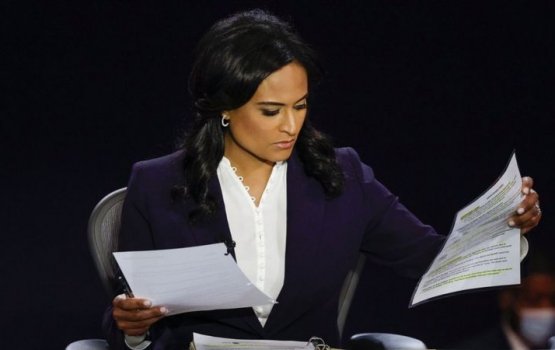 Riyaasee inthihaabuge fahu burun molhuvee Kristen Welter?