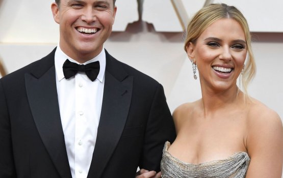 Scarlett Johansson aai Colin Jost kaiveni koffi