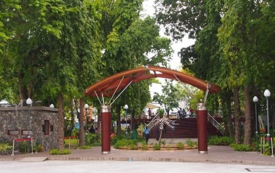 Hafulaa thakaai party thakah Park thah dhookurun vaguthee gothun huttaalan nimmaifi