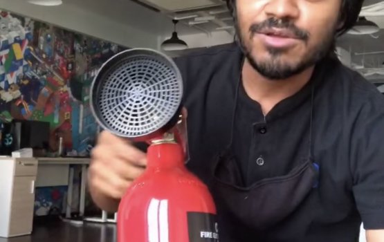 Niushad ge anniversary gift salhi tha? kada tha?