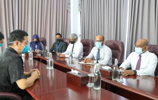 Raajje aai China aa dhemedhu gina kanthah thakakaa behey mashavaraa thakeh baavvanee