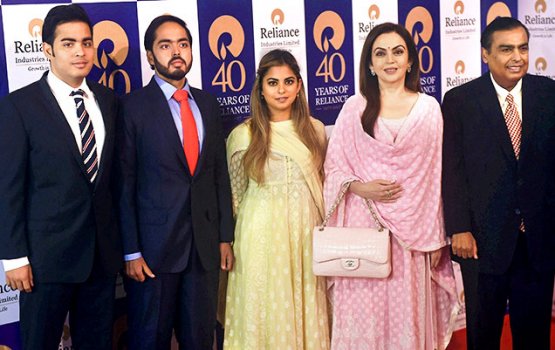Mukesh Ambani ge dharin kotari saafukuranee amilla ah 
