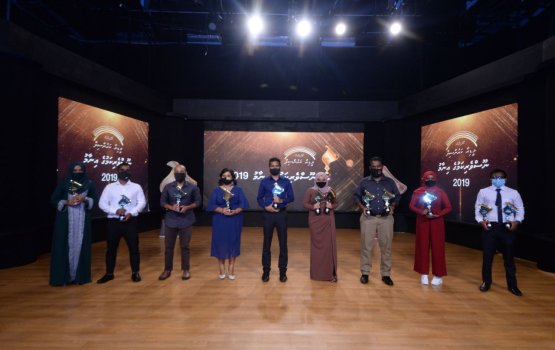 Mi aharu noosverikamuge Award 10 noosveri akah