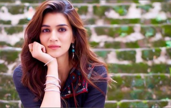 Kriti Sanon covid ah positive vejje 