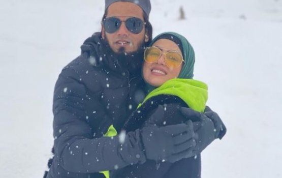 Sana Khan ge honeymoon photo thah varah loabi, photo nagaidhinee firimeeha 