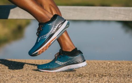 Dhuvan dhiumuge kurin visnanvee kanthah 