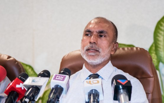 Dheenaa dhekolhu amaluthah nafrathu maanakuraa bilu gai himanan edhijje