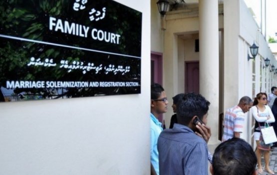 Anna aharu hurihaa dhuvaheh gai kaiveni kohdheyne