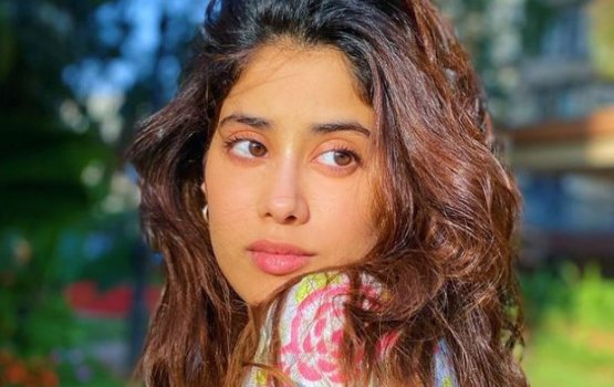 Janhvi kapoor ge eh gathee loan eh nagaigen 