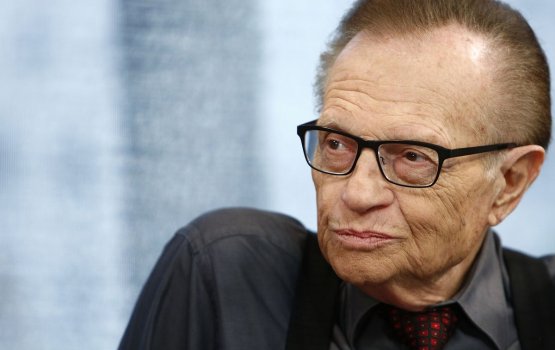 Mashooru talk show host Larry King maruvumun gina bayaku hithaama faalhu kurany 