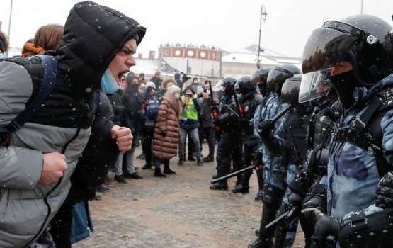 Russia ge Idhikolhu leader hayyaru kurumaaeku kura muzahara thah adhives kuriyah