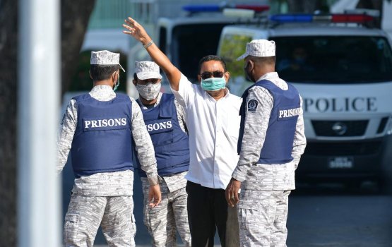 Raees Yameen covid vaccine ge furathama dose jassavaifi