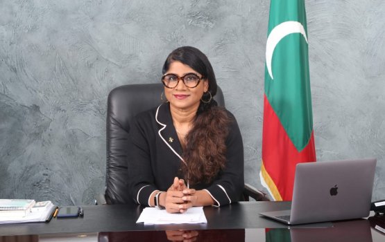 Majlis ah haaziru vaan angaathee vaki vaki sifain kanbodu vey: Maariya