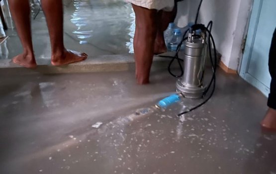 Kudahuvadhu ah kuri vissaaraagai bodethi gellun thakeh vejje