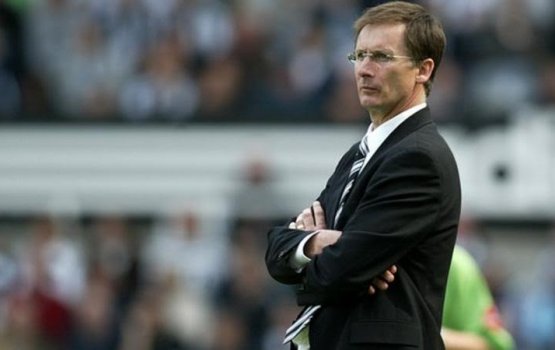 Newcastle ge kureege coach Roeder maruvejje