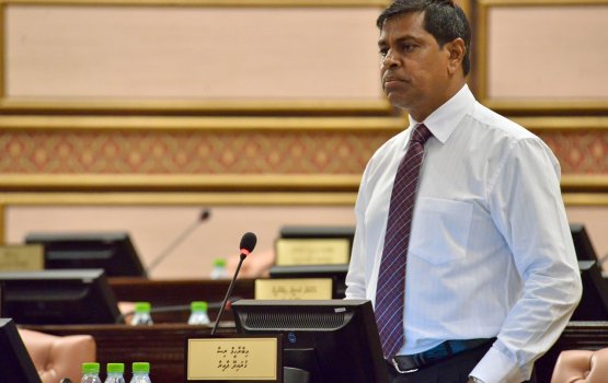 Guraidhoo dhaairage member Riza avahaara vejje