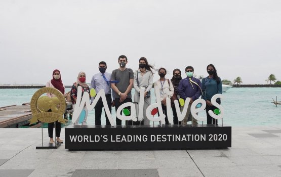 Mi mahu ekani ai touristun ge adhadhu 100,000 ah araifi