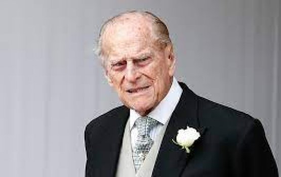 Prince Philip avahaara vithaa dholhu aharu, fasdhaanu lanee raanee aa eku!