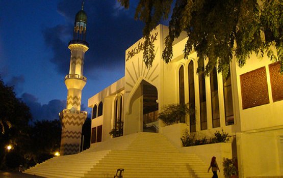 Aa aanmu haalathugai furathama roadha mas: thafaathakee koba?