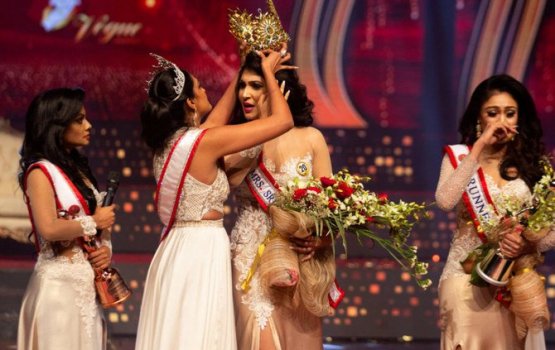 Massala boduvumun, Mrs World isthiufaa dheefi