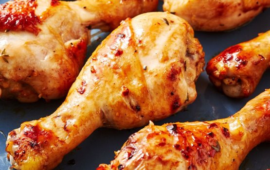 Roadha Malaafaiy: Garlic Lemon Baked Chicken Drumsticks