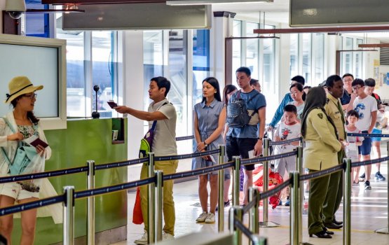 Dhekunu Asia ge fathuruverinah July mahu Visa dhookuranee