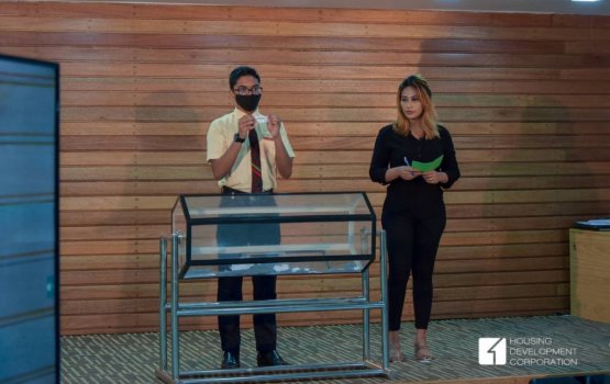 Hiyaa Flat thakuge guruathulun medhukandaa laifi