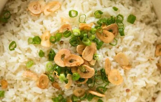 Roadha Malaafaiyy: Garlic Butter Rice