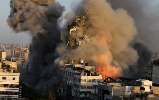 Kurimathi lun thah varugadhavanee, Masrahu fini kurumah America in iss nagaifi