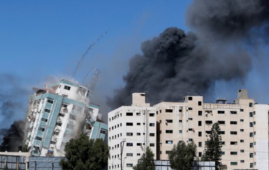 Israel in hamala dhee Gaza gai huri media office building eh bimaa hama koffi