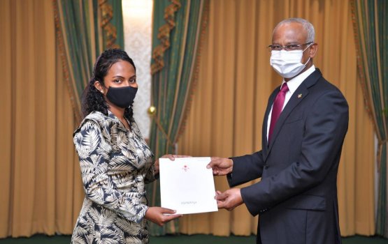 Minister Shauna ah majlis in ruhun dheefi