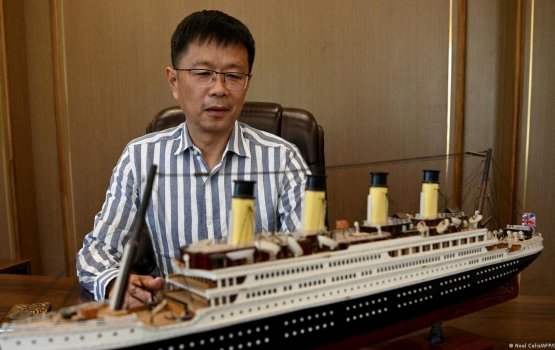 China mahujanaku theme park akah Titanic ge copy eh hadhanee 