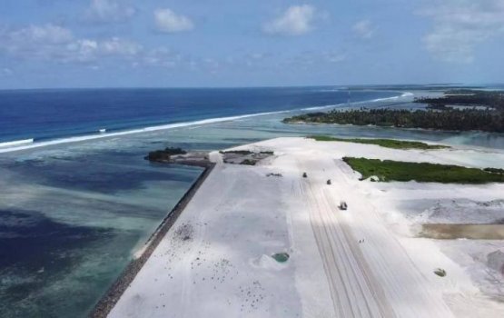 Faresmathoda gai hadhaa Airport ge runway gai thaaru alhan thayyaaru vanee