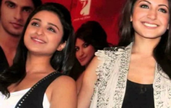 Filmy dhaairaa aa gulhumuge kurin Parineeti  akee Anushka ge assistant eh!
