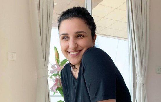 Parineeti bunanee eynage green juice vareh nei kamah!