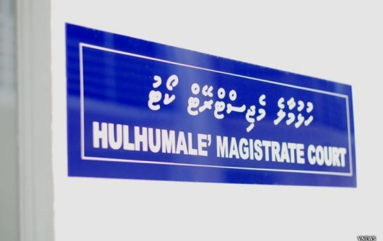 Taxi driver ah hamalaa dhin India meehaage bandhah 10 dhuvas 