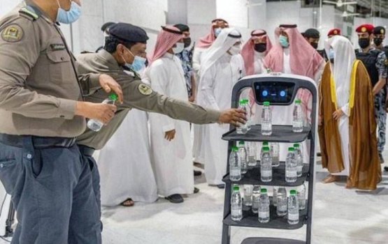 Masjidul Haram gai zamzamfen bahan dhen harakaaitheri vaanee robot eh