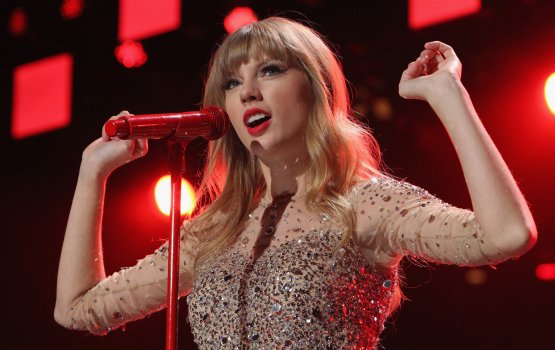 Taylor Swift ge  aa albam ge namakee 