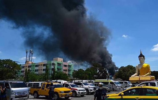 Bangkok ge factory eh govai bodethi gellun thakeh vejje