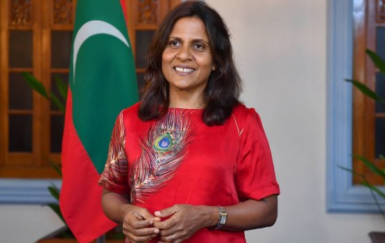 Geveshi gulhun badhahi kuran rangalhu message dheyn jehey: Fazna