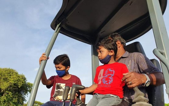 9 Aharuge kuda kujjaku excavator gai hunaru dhakkaalanee