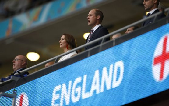 Euro kaamiyaabu nuvumun kulhuntherinnah naslee thafaathu kurunthah kurimathivanee