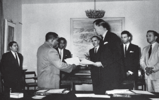 Nasir ge harukashi inzaaraai Addu massalaige therein ufanvi minivankan