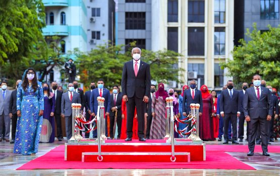 Minivan dhuvahuge rasmee jalsaa anna angaara dhuvahuge rey baavanee