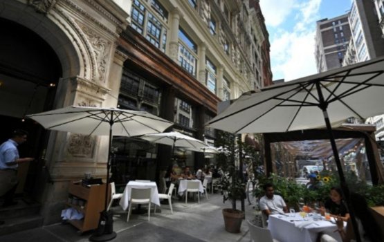 Vaccine nujahai New York ge gym thakaai restaurant thakah nuvadhevey goi hadhaifi