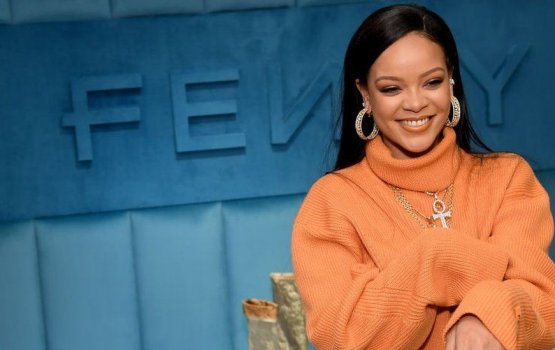 Mashhooru lavakiyuntheriyaa Rihanna billionaire kah vejje