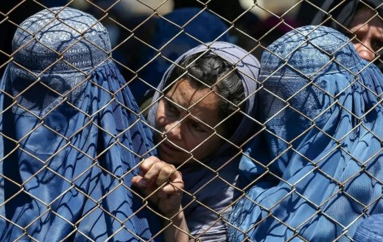 Moonu Buruqa elhun mahubooreh nukuraanan: Taliban