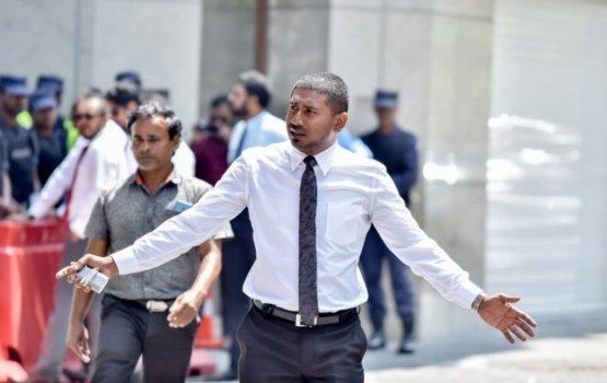 Mahloof ge massalaige adu ehun inmaalaifi, dhen othy hukum kurun!
